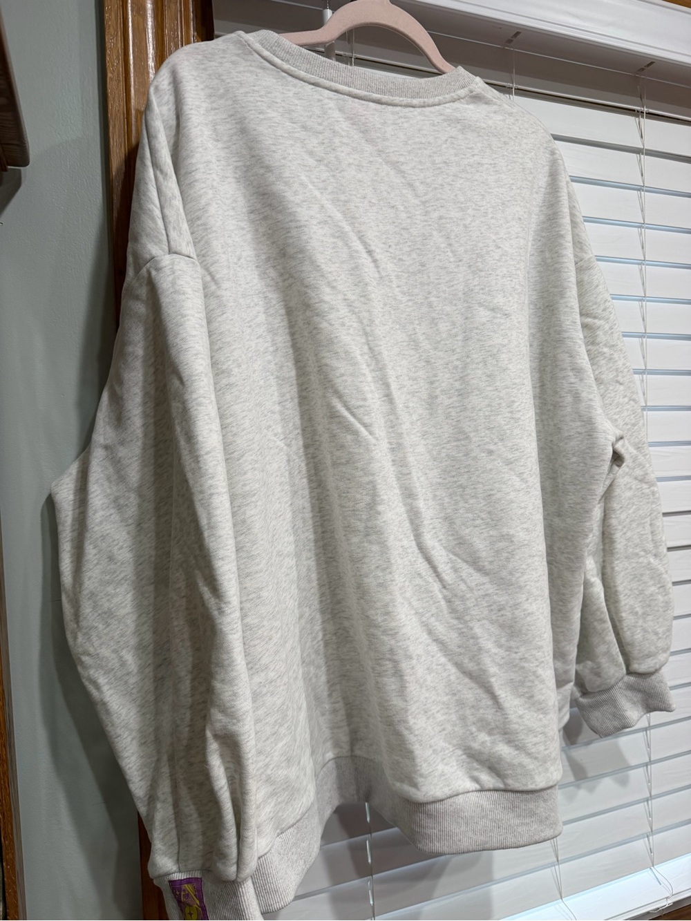 QUEEN OF SPARKLES Cream Sweatshirt with Multicolor Sequin Hearts - Picture 6 of 7